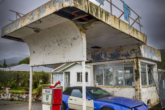 Waimangaroa Garage Tony Fergusson Photography Tall